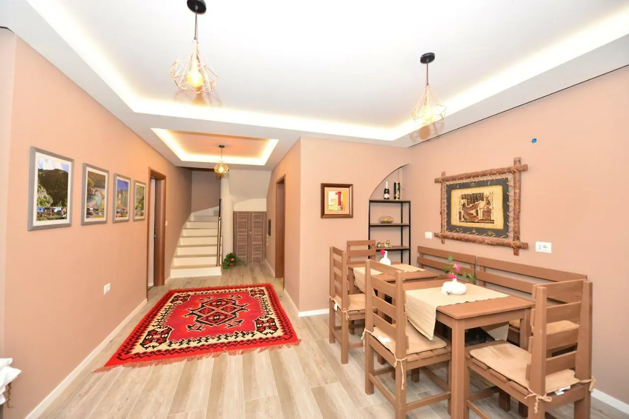 Vila Culli Përmet 0*,  Albania
